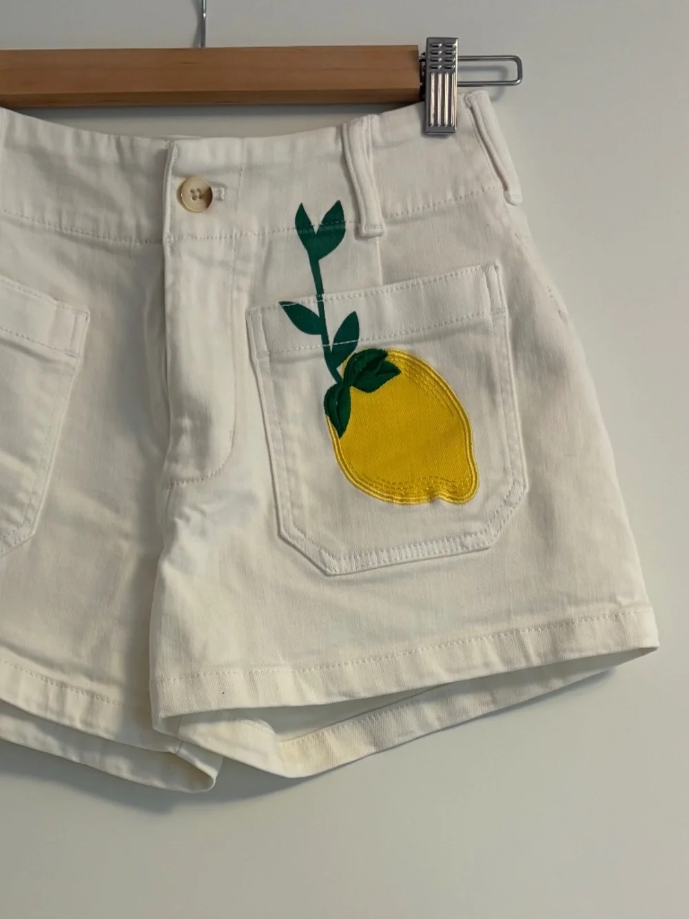 Maeve shorts with lemon - Picture 1 of 2